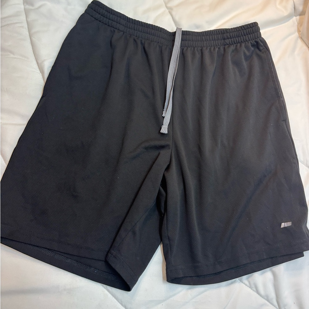 Amazon Essentials Men's Large Black Athletic Shorts